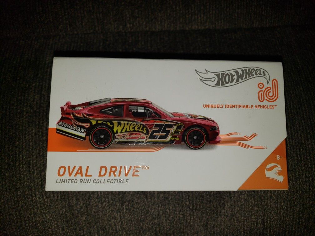 Hot Wheels Car Id Oval Drive-New