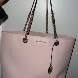Micheal Kors Purse And Wallet 