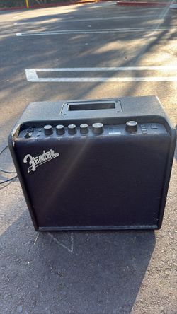 Fender Mustang LT 25