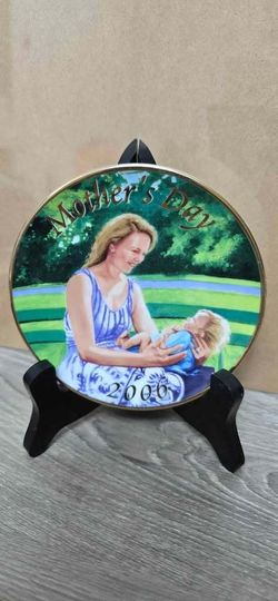 Avon Mothers Day Collectible Plates some Vintage 1996 thru 2009 you pick
