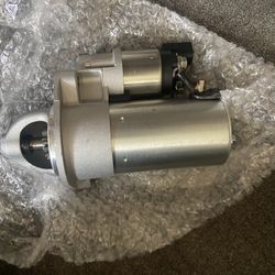 Starter Motor 3.3L, 12V 1.7KW 11-Teeth CW