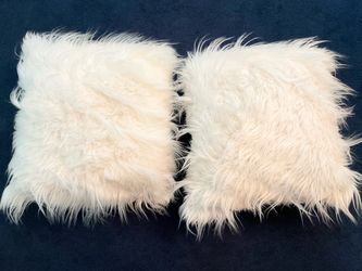 Set of 2 white fluffy faux fur pillows -No Holds