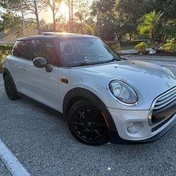 2014 Mini Cooper - 6 Speed Mayal Transmission