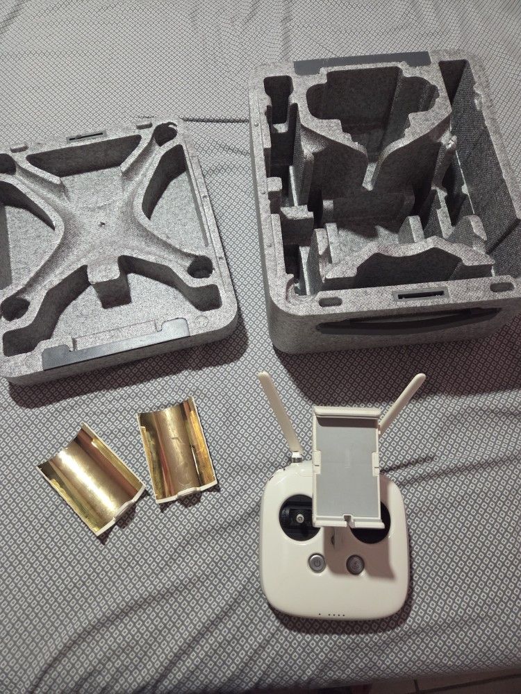  Dji Phantom 4 Controller And Box