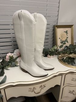 Universal Threads Knee High Boots Sz 7