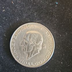 1955 CINCO PESOS HIDALGO SILVER COIN