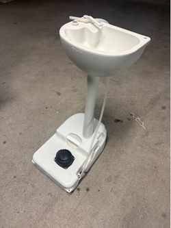 Portable camping sink