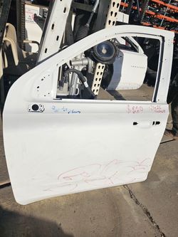 Chevy Tahoe suburban gmc Yukon left door Oem
