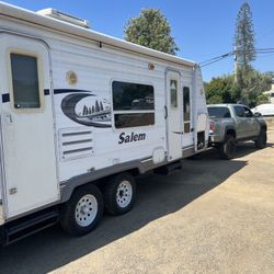 Salem 28' RV Trailer 2006 with 2 Propane Tank 
