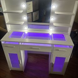 Teen vanity with led all put together