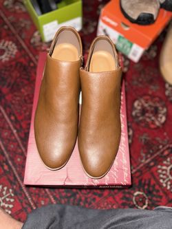 Kensie Women's Short Boot-Brown