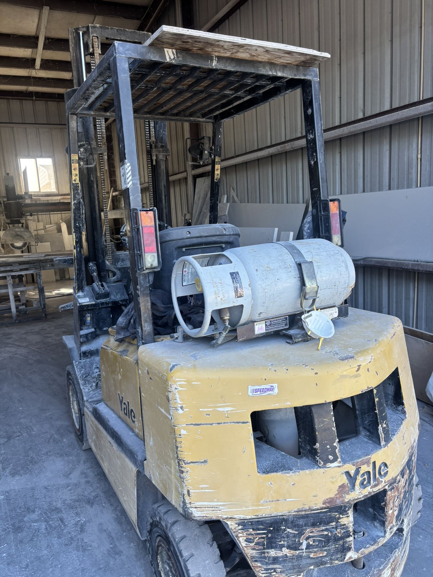 granite saw marchine  & forklift