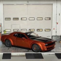 1/18 Diecast model car replica Challenger NOT Maisto -m