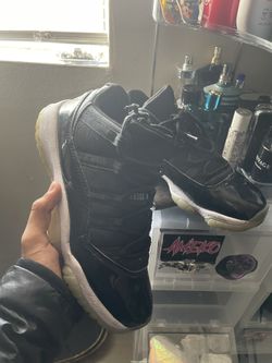 Jordan 11 Space Jam Size 9/5