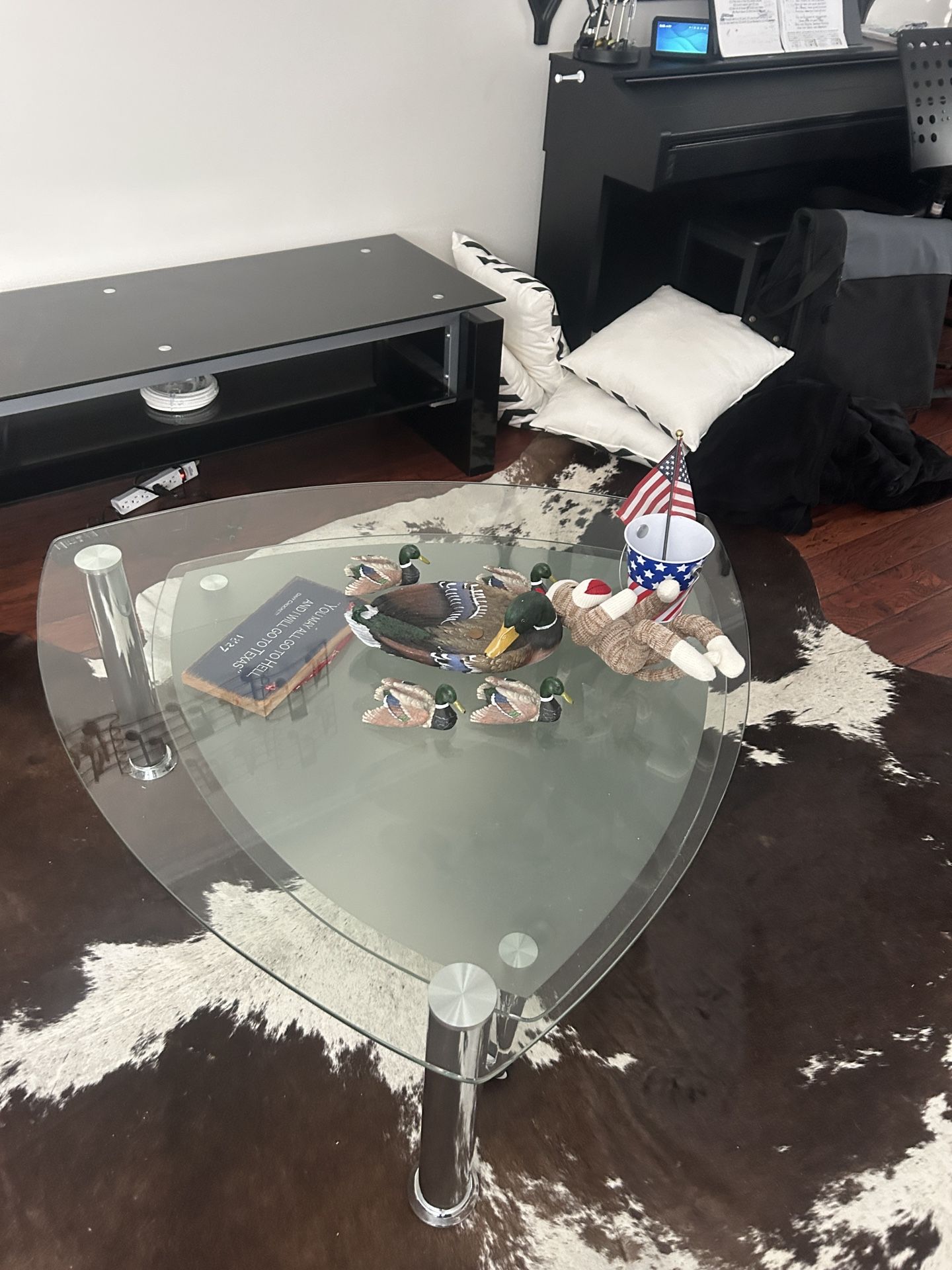 glass coffee table, 2 glass end tables