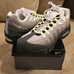 Nike Air Max 95 Neon Retro Gamma Black Holiday Taxi Blue OG Foamposite Cement OG kobe Jordan Red Chicago Lakers Playoff 1 3 4 5 6 7 8 13 12 13 14