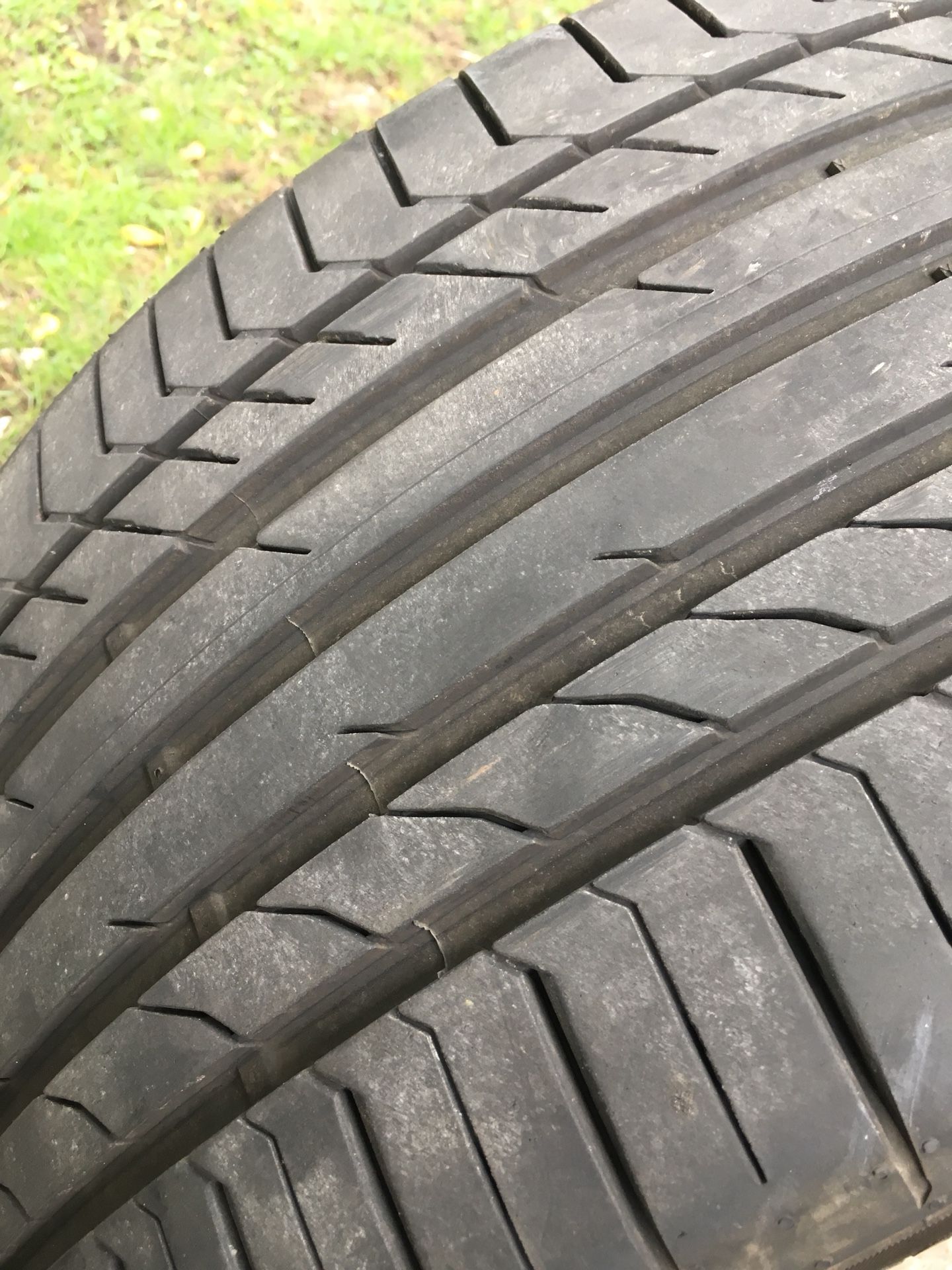 Single Used Tire 295-40-21