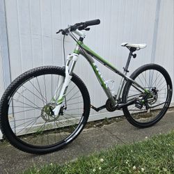 Trek X CALIBER 5 Mountain Bike 