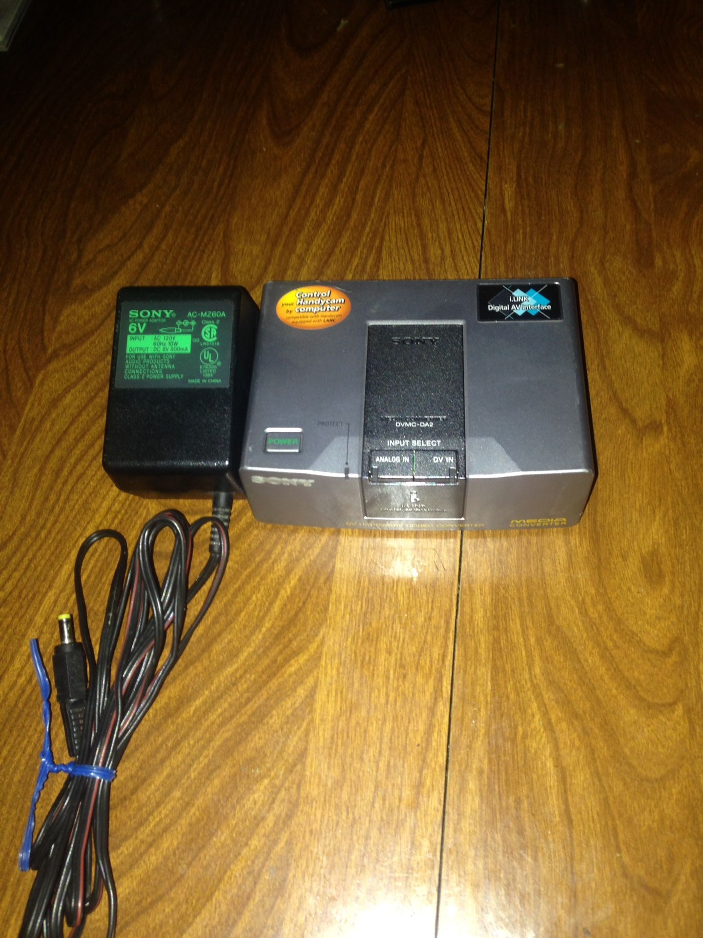 Sony DVMCDA2 MEDIA CONVERTER FIREWIRE I LINK DV PORT ANALOG TO DIGITAL