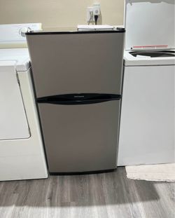 Mini fridge