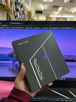 Samsung Z Fold 7 256GB UNLOCKED 🔓
