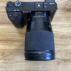 Sony A6100 + Sigma 16MM F 1.4