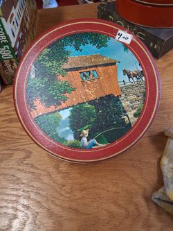 Country themed tin. Use it to save tour sewing kits like your meemaw used to do 😉