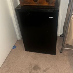 Mini Fridge 