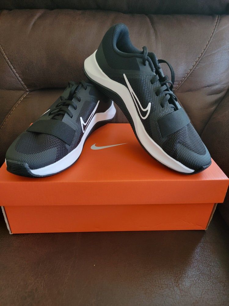New woman Nike shoes
