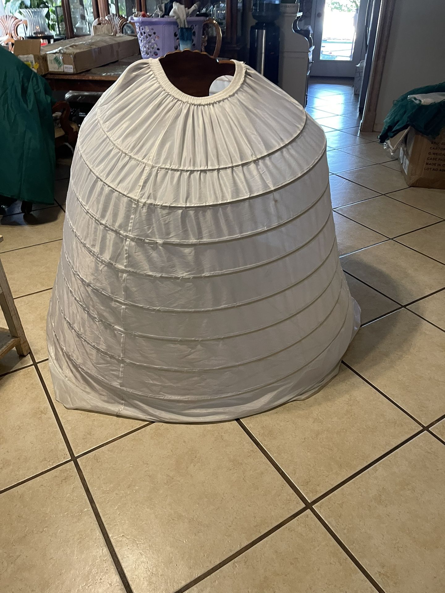 Crinoline !! Crinolina Not New But Is In Excellent Conditions