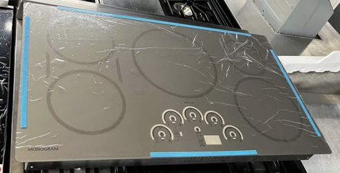 Monogram Built In 36” Wide Induction Cooktop 