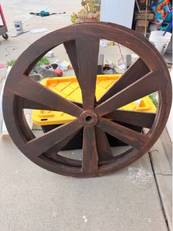 farmhouse wagon wheel