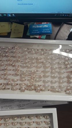 Rings 90 to 100 rings in each box. Many sizes. Was sold in major retalstore