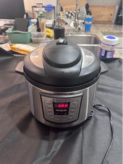 Instant Pot IP-LUX50 V3 5-Quart Electric Pressure Cooker
