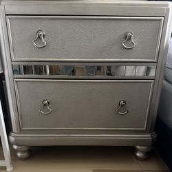 Complete Bedroom Set $800 Or Best Offer