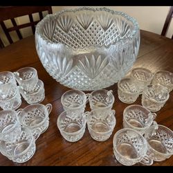 Vintage LE Smith Pineapple Punchbowl 12-1/2” with 18 Cups