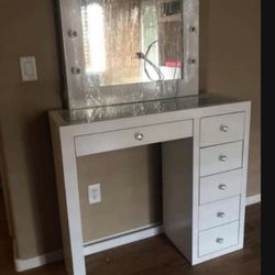 Makeup Vanity Set (brand New ) 