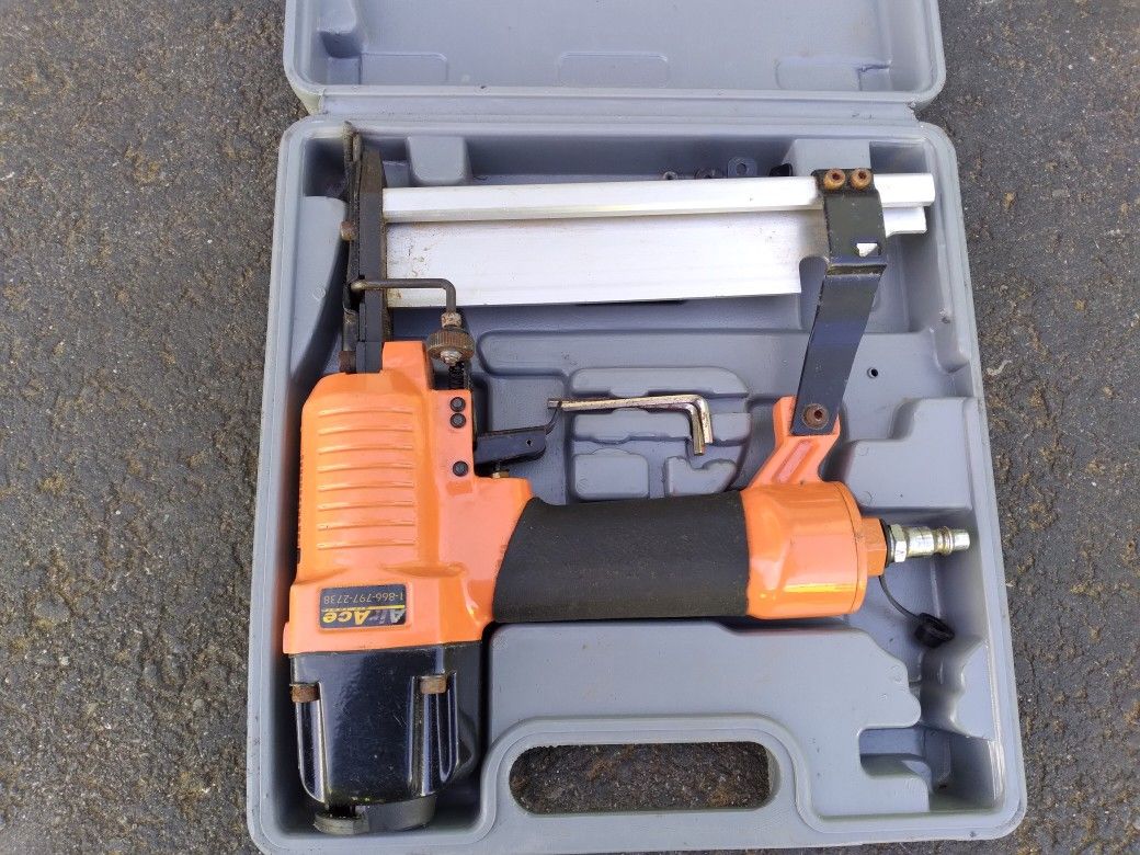 Air Ace Brad Nailer/Staple Gun