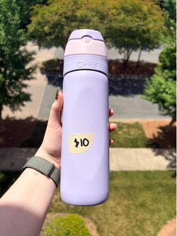 CIRKUL pink and purple flavor pod water bottle