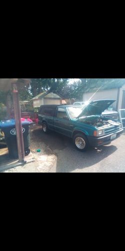 1993 Mazda B-2200 Pick up truck
