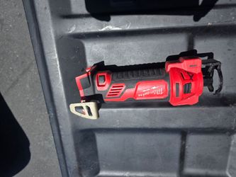 Milwaukee M18 cut out tool