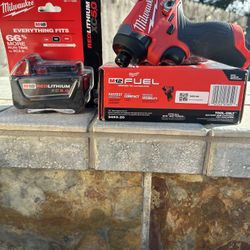 Milwaukee Tool / Battery 