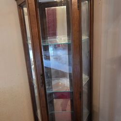 Hollywood Regency Illuminated Curio Cabinet – Gold-Tone Glass Display (Vintage)