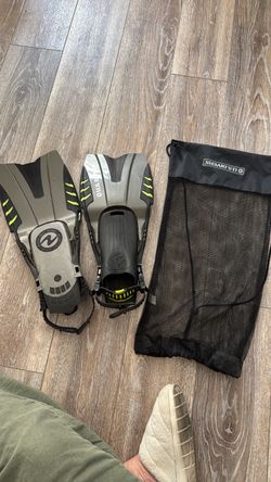 Diving fins size S/M(4~8.5)