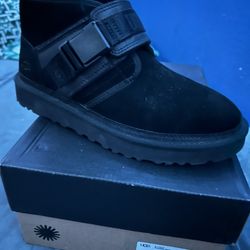 Black UGG's
