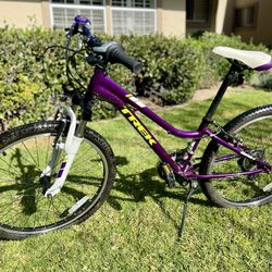 🚲⭐️ 2017 TREK Precaliber 24 - Purchased at Helen's Cycles - Excellent Condition (make me an offer)