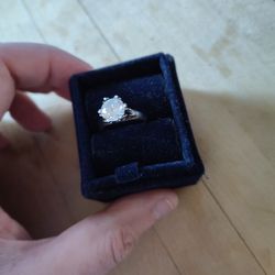 5ct Diamond Ring. silver certified