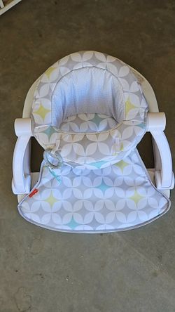 Fisher-Price Sit-Me-Up Floor Seat Portable Baby Chair