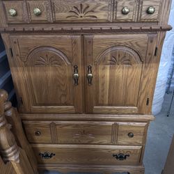 5 Piece - Traditional Wood Bedroom Set