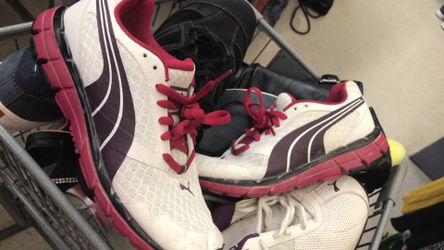 Women Puma Shoes 6us
